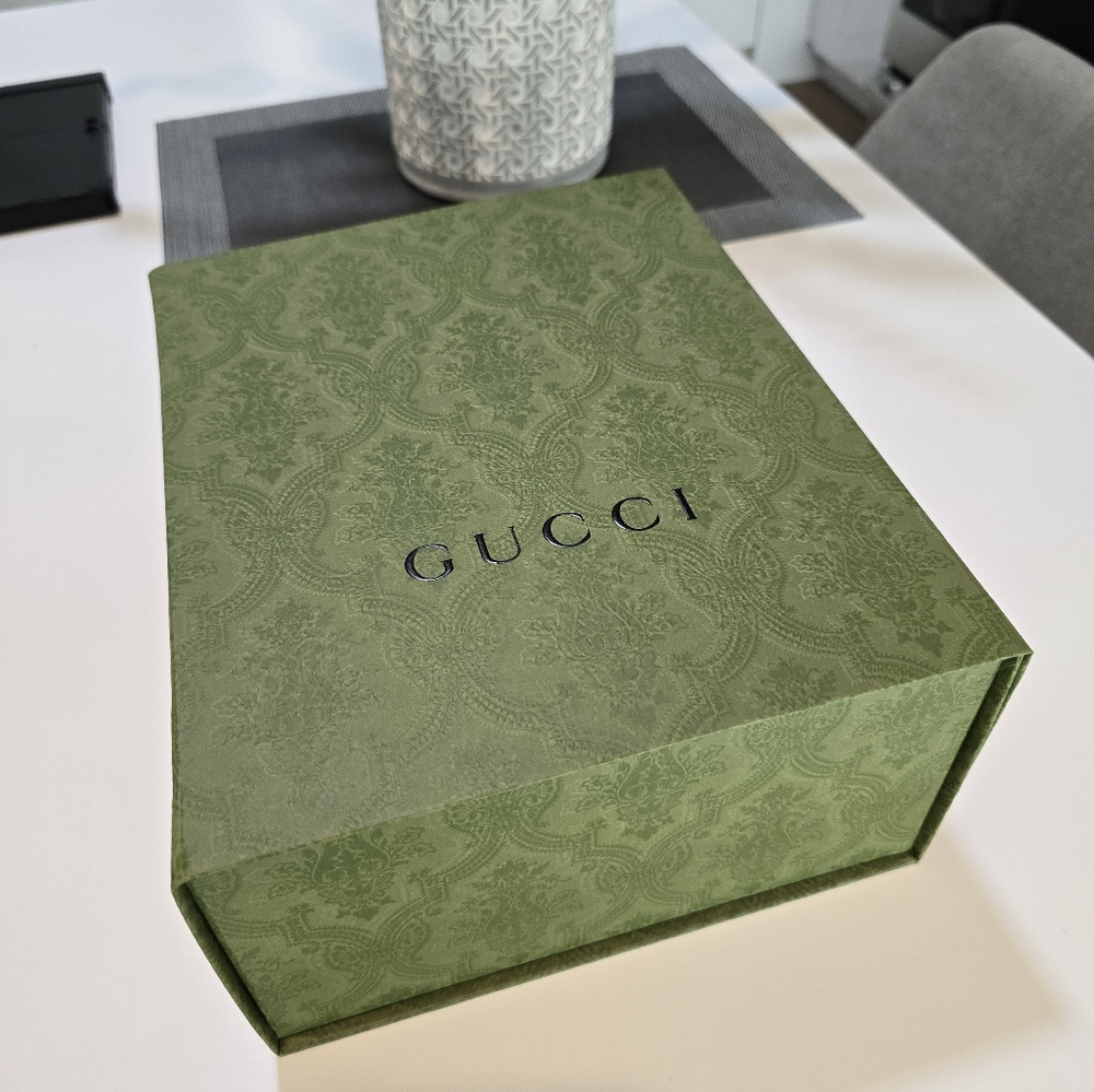 GUCCI BOX EMPTY & Shopping Bag